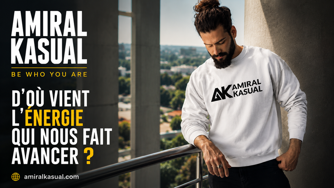 Homme portant un sweat blanc AMIRAL KASUAL pour l’article AK ENERGY « D’où vient l’énergie qui nous fait avancer ?